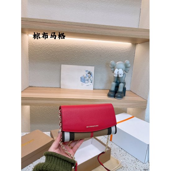 P180 on November 17, 2023. Burberry counter classic chain bag, practical and durable lightweight bag, imported fabric with excellent hand feel ✌ Essential gift box for all seasons, including Lin Xinru and other celebrities, with the same size of 21.12
