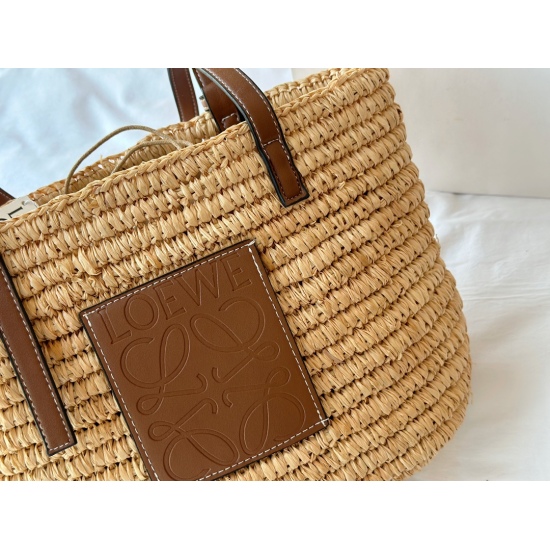 2023.09.03 185 Boxless size: 34 * 22cm LOEWE | Straw woven bags. Don't you still have such a beautiful straw woven bag in summer? 100% Perfect for Vacation~Watching the Sea, Watching the Sea, Watching the Sea