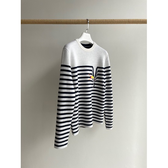 12.21.2023 p510 My love for navy stripes is not divided by season, category, or brand. I like CE, CD, and light luxury ssesun. JPG's is even more unbeatable classic. Let's take a look at how the collaboration series between Spain's newly launched global w