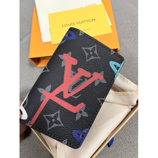 2023.07.20 LV wallet, card bag, wallet M81928 Yayoi Kusama is an art pioneer spanning half a century. She takes her beloved wave element as a symbol of emotional surging. In the Louis Vuitton x Yayoi Kusama cooperation series, this landmark print presents