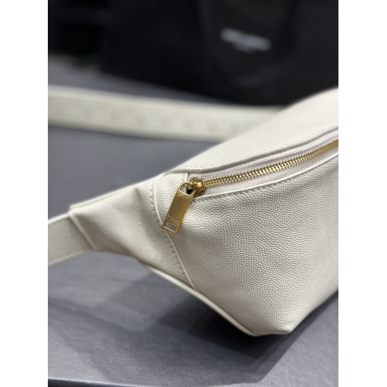 20231128 Batch: 570 [NEW] White Golden Button Caviar_ Classic genuine leather waist and chest pack! Classic iconic logo, durable caviar cowhide, with 3 card slots inside the bag and a zippered pocket on the back, making it an unbeatable practical item! A 