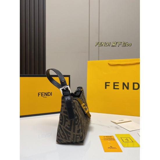 2023.10.26 P175 (with box) size: 2414FENDI Fendi Staff Series Underarm Bag Fendi Medieval Treasure is a very lazy one
