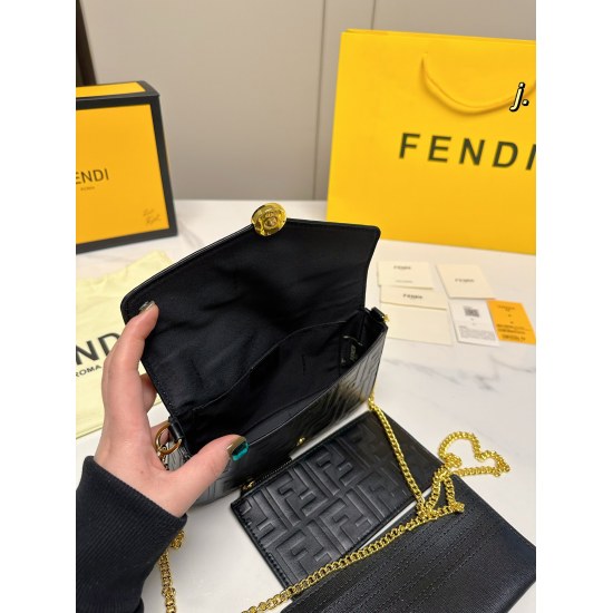2023.10.26 P170 (with box) size: 2112FENDI New Old Flower Three in One Mahjong Bag with double F letters concave and convex, soft leather~compact bag shape, super recommended niche model ❗ There is a card bag and wallet inside, with an excellent texture -