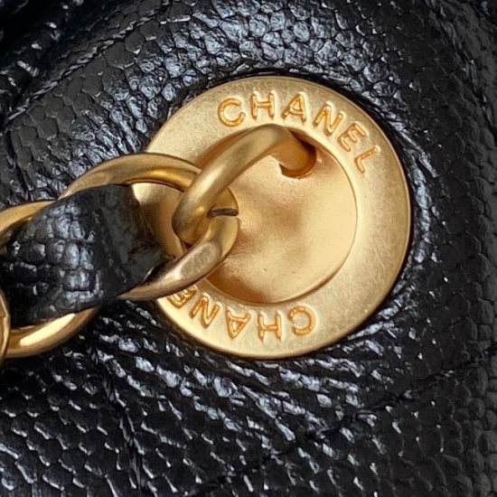 P1000 ❤ AS3867 Chanel 23P hidden popular saddle bag counter has extremely low inventory and is not easy to buy at a premium. It's really surprising that it's practical and super good-looking! It can also hold the iPhone Pro Max, and its large capacity wil