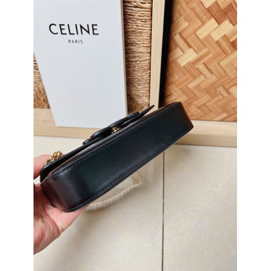 20240315 p760 New Product Launch | CELINE 2022 Spring/Summer New Release Leather Buckle Chain Underarm Bag. The highlight of the new release is the replacement of the classic metal Arc de Triomphe with a three-dimensional leather buckle relief Arc de Trio