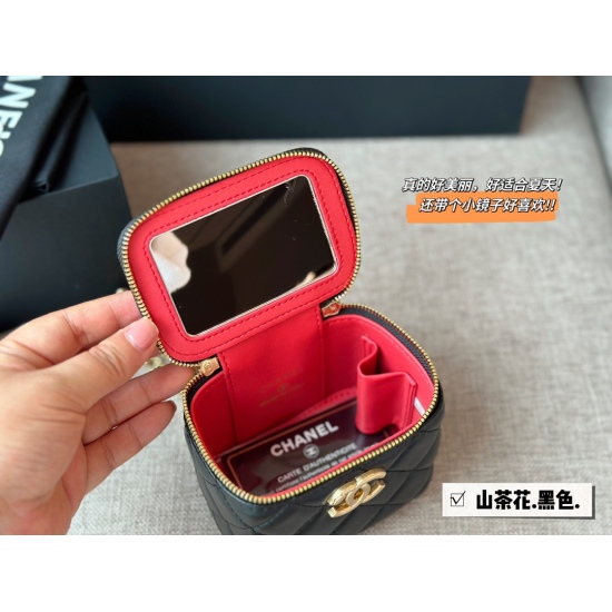 On October 13, 2023, 200 matching box (love powder) size: 10 * 9cm Xiaoxiangjia Mountain Camellia small box. This color is really made for summer, and it is gentle and beautiful. You can easily adjust the camellia flowers. I really love it! Search Box Mou
