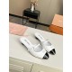 20240403 280 2074 Miumiu Early Spring Fashion Splicing Slippers Fabric: Imported Lacquer Leather Inner Lining: Imported Mixed Sheep Lining Sole: Original Imported Genuine Leather Sole Padding: Air Pressure High Frequency Wave