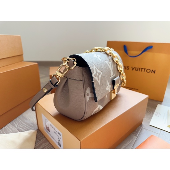 2023.09.03 170 box size: 23 * 14cmL Home Favorite Chain Bag Slender and Cute Dumpling Bag Customized Hardware, Cowhide Quality! allocation ✅ 2 types of shoulder straps