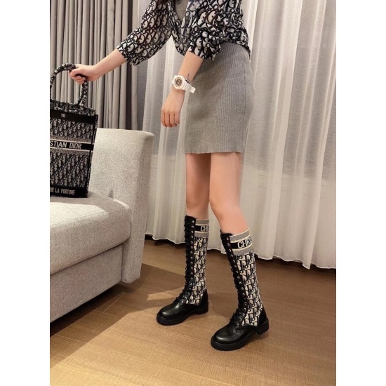 20240414 P240 Dior autumn and winter internet famous same style, the upper adopts the classic letter of D family's high elasticity fly woven upper, which is particularly comfortable and breathable, and versatile to wear ✨ Fashionable and slimming, major i