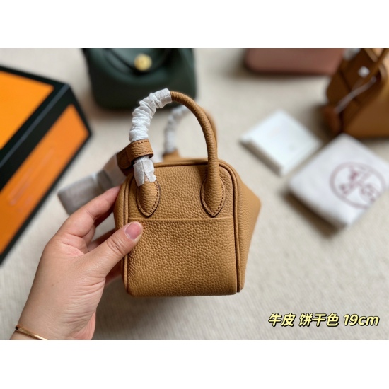 2023.10.29 22ss New Color Biscuit Color 270 with Full Package Size: 19 * 13cm ⚠️ Head layer cowhide! H mini Lindy: Cross arm handle! A safe and cute little one!