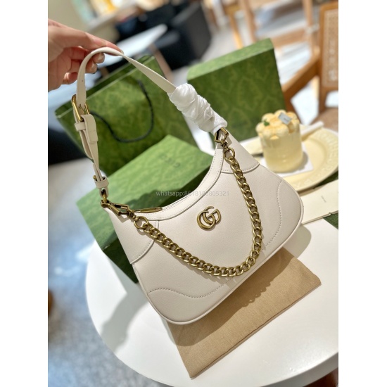 On August 14, 2023, the gift box is packaged with an extended shoulder strap. The Gucci underarm bag can be carried or slung, and the size of the extended shoulder strap is 23 * 13cm. There is no age limit!