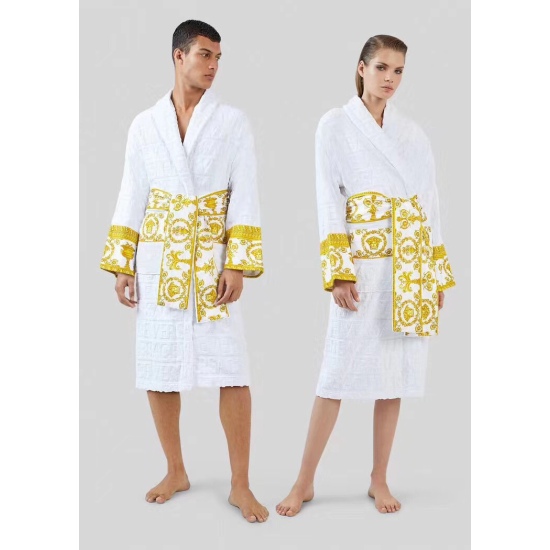 2024.01.22 Market Bestseller ❗ ❗  Versace pure cotton bathrobe, same style for couples, same counter, same cut velvet jacquard logo, environmentally friendly dyeing, non fading material: 100% imported Egyptian cotton yarn