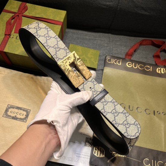 Gucci, with a width of 4.0cm and a square G buckle, is a highlight element of this leather men's belt. This accessory draws inspiration from the brand's collection design and is presented in a super large shape, adding retro elements to the overall silhou