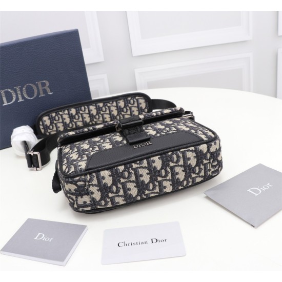 This Dior Explorer handbag, 20231126 560, draws inspiration from the timeless messenger bag classic logo and reinterprets a high-end style version. Crafted with iconic beige and black Oblique printed jacquard fabric, featuring multiple logos and 