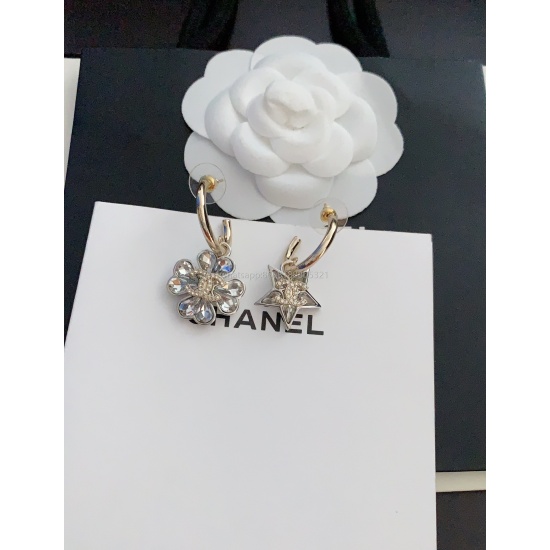 2023.07.23 ch * nel's latest dual color camellia star ear hook is made of consistent Z brass material