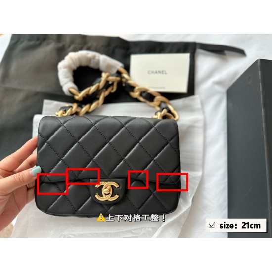 On October 13, 2023, 215 comes with a box (medium size) and is of high quality 〰️ Size: 21 * 16cm, Xiaoxiangjia 22s thick chain underarm bag, classic and practical, irresistible vintage, the more you look, the more you like it!