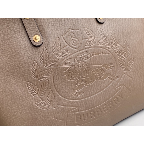 2024.03.09 P730 (original quality) Burberry [model: 1091] Tote bag, made of soft leather material, decorated with a large Burberry embossed badge, and combined with vintage vintage plaid patterns from various brands. Size: 351229cm