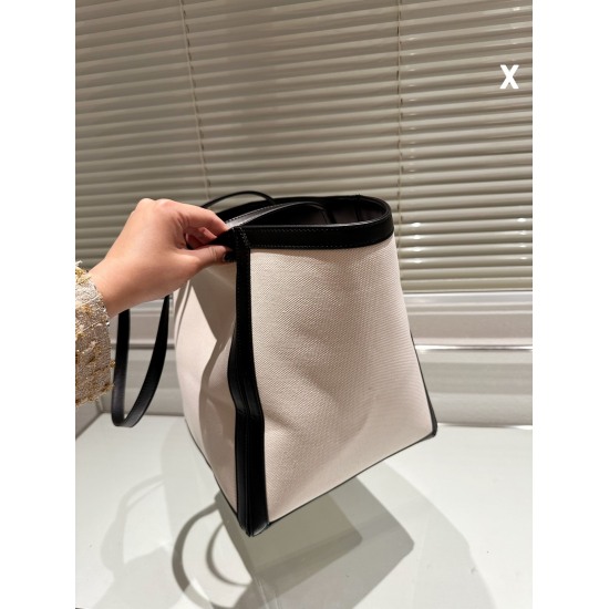 2023.10.30 P200size: 28 * 30cm celine canvas shopping bag! Sailin is big and convenient! It is indeed a practical and durable model, I really like its color!
