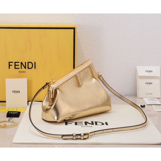2024/03/07 P760 fendi ❤️ The first series features the letter F as its design highlight and adopts a diagonal frame contour. The appearance design is also unique and innovative, with an asymmetric bag shape that is fashionable and sharp. It can not only b