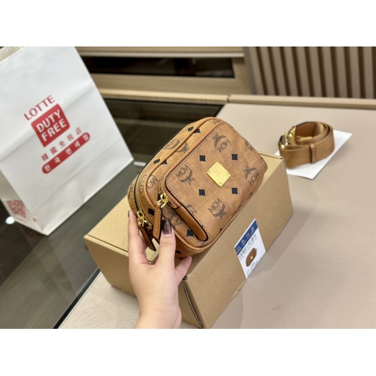 2023.09.03 185 gift box size: 18.13cm MCM camera bag, original order! Qingdao! It's really convenient and practical! This one is too delicious! Innocent and innocent! It looks great to carry!