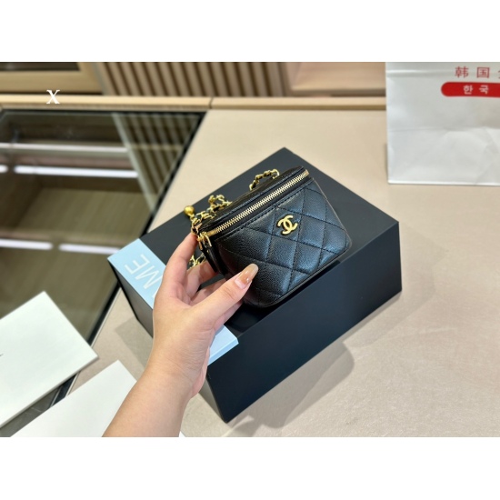On October 13, 2023, 185 195 comes with a foldable box Size: 11.10cm 18.11cm Chanel Mouth Red Envelope Box Wrapped with Cute Caviar Quality! Very advanced!