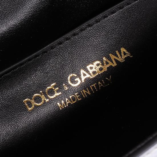 20240319 batch 490 new DolceGabbana overseas purchasing special product love bow ✨ The chain handbag is mainly simple and fashionable, and the most popular crossbody bag is made of imported raw materials. The front DG logo and the front flip cover are hid