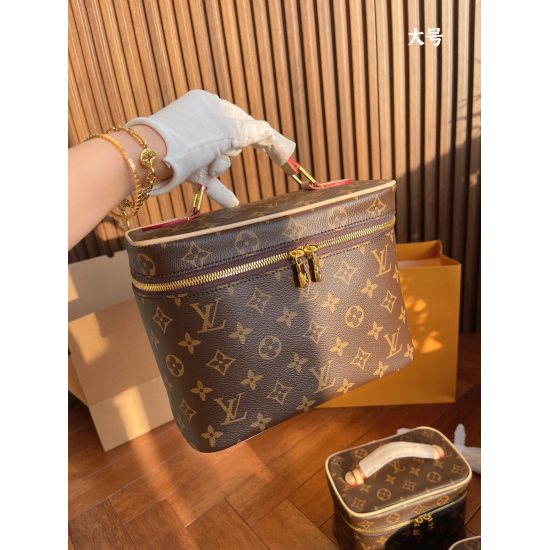 2023.10.1 p165/170/175lv Makeup Bag 16cm 20cm 26cm with long shoulder straps for crossbody without box packaging