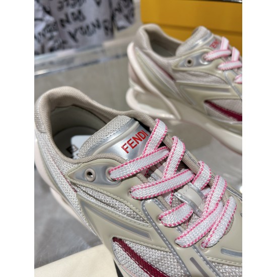 On January 5, 2024, Fendi's latest First 1 series FF thick soled casual sports shoes were purchased, developed, and sold as FENDI First 1 lace up sports shoes with diagonal F-shaped three-dimensional corrugated soles. Light gray and white high-tech fabric