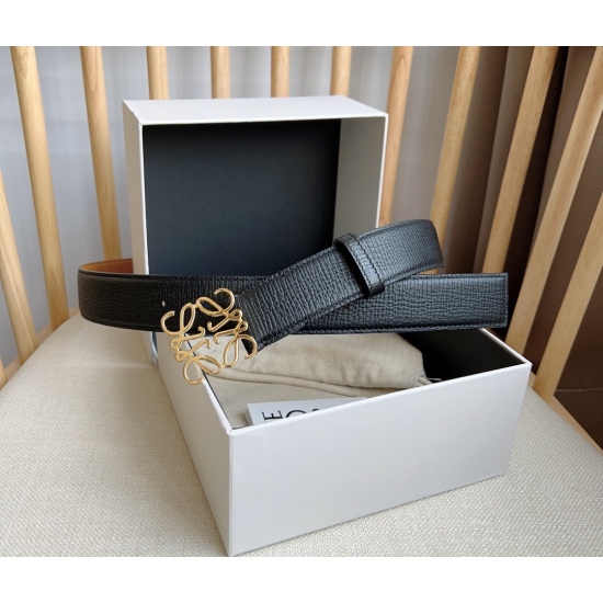LOEWE (Loewe) counter's latest matching belt [Celebration] [Celebration] Selected pebble grain cowhide leather belt with LOEWE Anagram needle buckle for outstanding craftsmanship and personalized design. Material width: 3.2cm