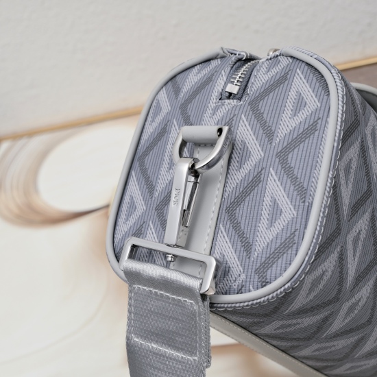On July 10, 2023, this Dior Lingot messenger bag is a new product of this season, practical, elegant, and unique. Structurally distinct, crafted with Dior Grey CD Diamond pattern canvas, inspired by Dior archives, the front is adorned with smooth cow leat