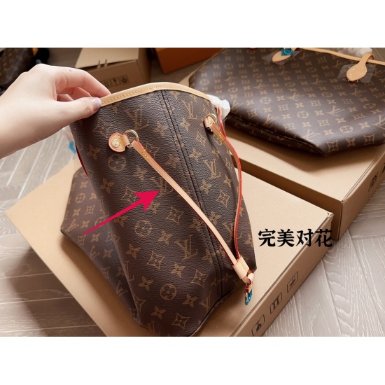 2023.10.1 270 Full Package (Reprint) Size: 32 * 28cmL Home Neverfull Medium Shopping Bag! Bone ash grade products! All steel hardware! The end of the car line is reinforced with three stitches of heavy thread! ⚠️ Paired with imported color changing leathe