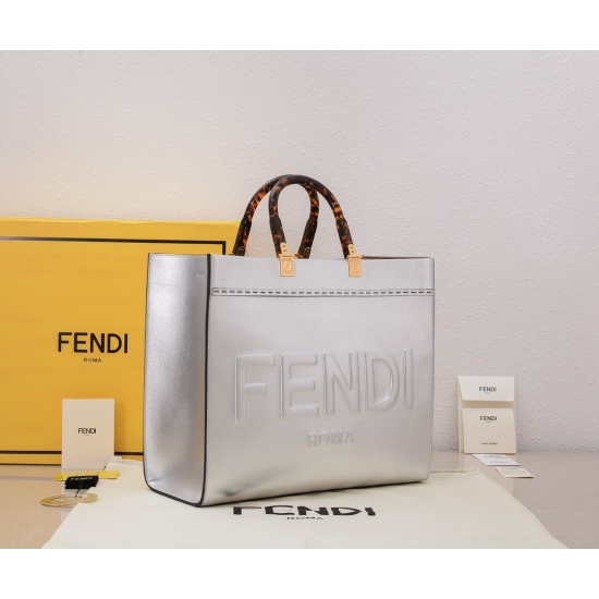 2024/03/07 P910 Fendi's explosive version of cowhide paired with a super high-end amber wristband shopping bag has always been a popular item that everyone has been looking forward to. We strictly control the quality and strive to achieve the highest leve