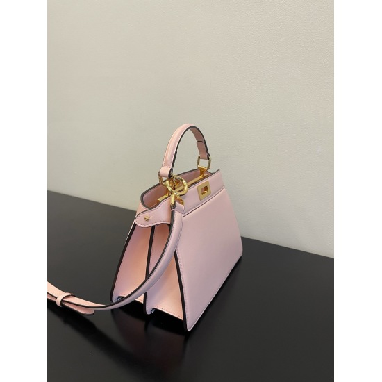 On March 7, 2024, the original 910 special grade 1030 pink small FEND1 Peekaboo ISeeU Petite classic bag shape, with hidden changes in design every season, comes with an aura and a sense of luxury. It will not go out of style after many years of purchase,