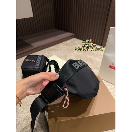 2023.11.17 P180 box matching ⚠️ Size 28.15 Burberry nylon waist bag material is durable and wear-resistant, with a simple design. The body is lightweight and easy to use for daily use. The black evergreen upper body is cool! Fashionable!
