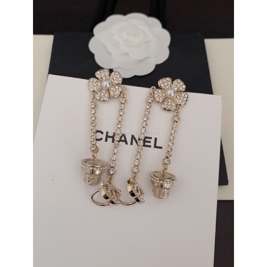 2023.07.23 ch * nel's latest full diamond camellia earrings ➕ The ear clip is made of consistent Z brass material