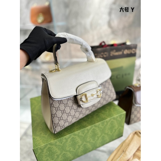 On October 3, 2023, the cowhide version of P250Gucci Horsebit 1955 top handle bagGucci Horsebit 1955 series features a light brown leather interpretation of the handbag. This series takes inspiration from the collection design and meticulously combines cl