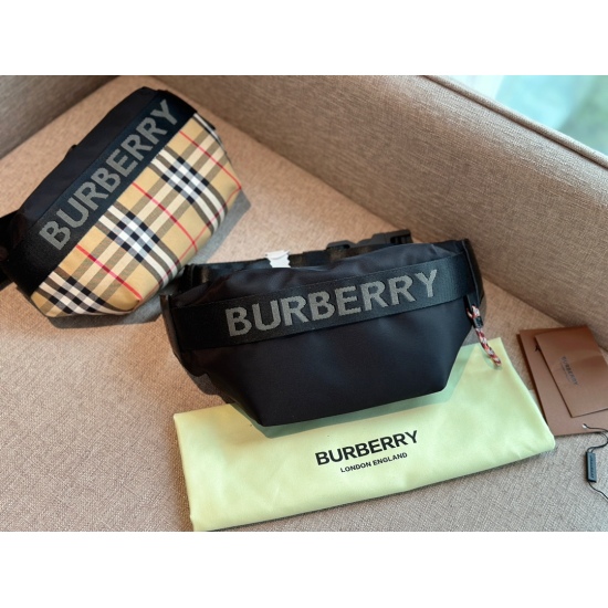 2023.11.17 180 box size: Top width 30cm * 16cm bur waist pack! Cool and cute! This waist bag really shouldn't be too easy to carry! I will definitely like the unisex style!