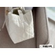 310 box upgrade size: 23 * 15cmD, the popular Toujours shopping bag at home. Personally, I think the bag shape is really durable! It's both casual and elegant! It's very popular now! The medium size is just right, and the shoulder straps are adjustable