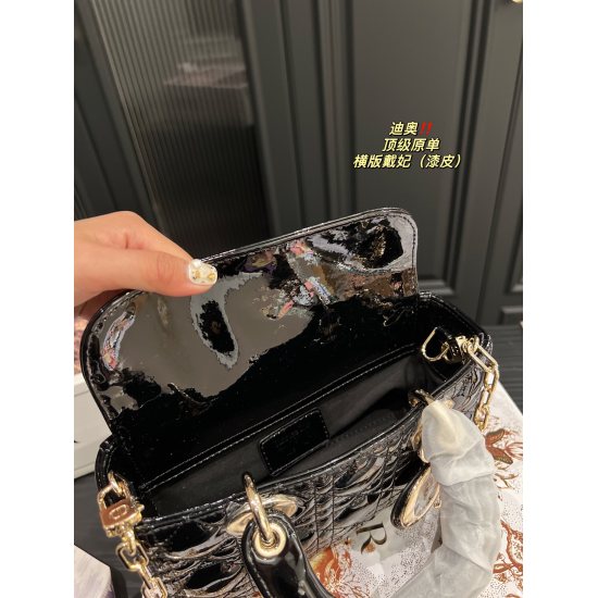 October 7th, 2023 ✅ Top grade original P270 complete packaging ⚠️ Size 22.13 Dior horizontal version Diana bag (patent leather) with star pendant scarves for a premium feel, full of classic elements, any combination can be easily controlled