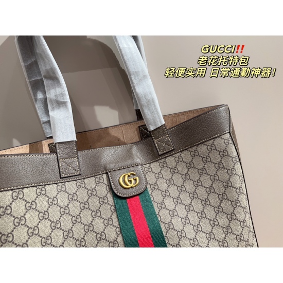 2023.10.03 P165 ⚠️ Size 41.34 Kuqi GUCCI Old Flower Tote Bag is a daily commuting artifact! It's simply too fragrant, very lightweight, and it's an ultra large capacity. Even a 16 inch computer has a small wallet inside, and its practicality can be said t