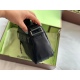 2023.09.03 170 with folding gift box (Qixi gift) Size: 21 * 16cm Bur black camera bag with card slot in the handbag! Traveling and staying at home is very convenient! Children, boyfriends, girlfriends, uncles and aunts can all use it!