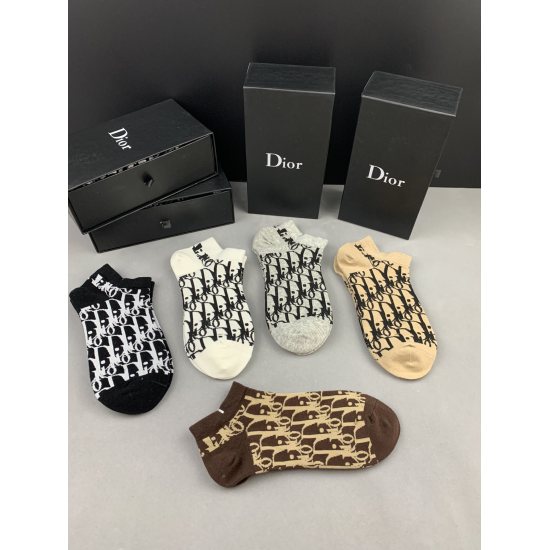 2024.01.22 Dior counter latest design version [Wow] [Wow] Pure cotton quality! Comfortable and breathable to wear! Fashionable trend [eating melons] A box of 5 pairs in length is available