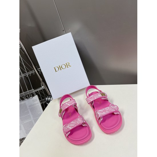 20240326 260 Dior Spring/Summer Latest Velcro Sandals, Numerous Celebrity and Internet Celebrity Plants, Classic Style Design ➕ Upper Dior logo hardware embellishments, super beautiful and versatile, very soft on the feet ✔️ Imported electric embroidery o