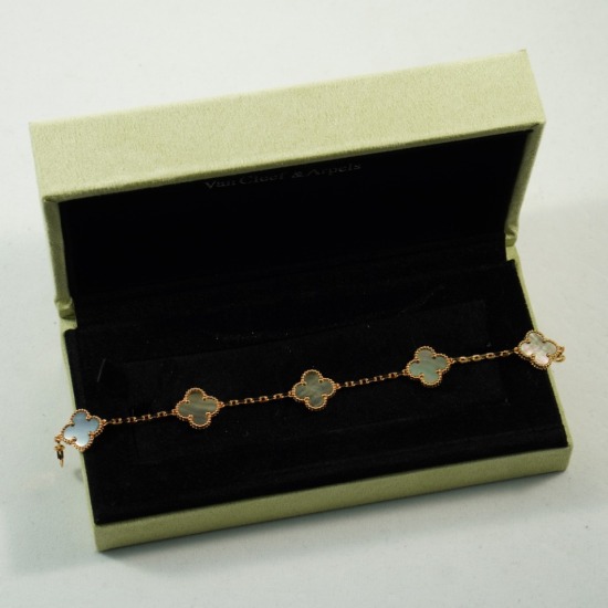 20240410 180 batch high version Van Cleef Arpels Grey Shell Bracelet VCA Au750 Rose Gold Chain Real Shooting High end Original Edition Made of Pure Silver High version Natural Stone Jewelry Family Van Cleef Arpels Five Flower Bracelet Five Four Leaf Clove