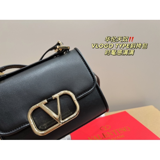 2023.11.10 P190 folding box ⚠ Size 18.12 Valentino VLOGO TYPE crossbody bag meets all daily needs, making travel very convenient and fashionable