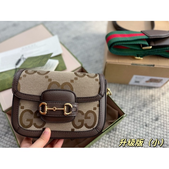 2023.10.03 225 High Order Edition (Gift Box) Size 20 * 14cm Full Set Customized Packaging ‼️ The GG Jumbo logo is fashionable!!! The mini size that you have been longing for has finally been arranged in a huge and cute size, paired with two shoulder strap