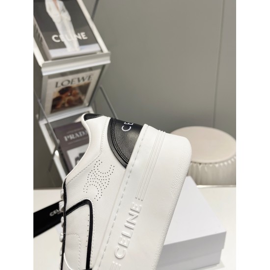 20240403 280Celine thick soled white shoes have launched a new color scheme, following Celine's panda color as a favorite among many girls. The overall design is simple and classic with iconic logo embossing paired with vibrant colors, making it a must-ha