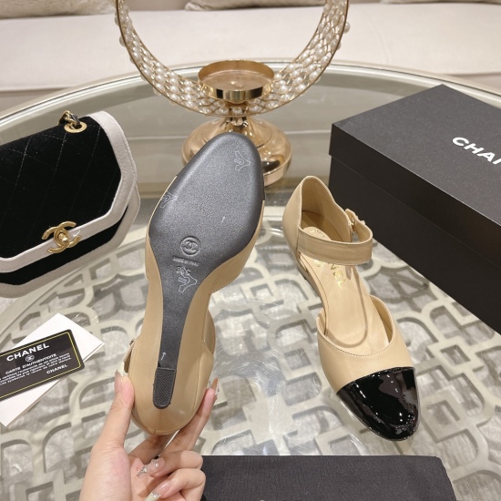 Exclusive 20240403 2024 Early Spring Perfect Slope Heel Hollow Single Shoe 〰️ Craft explanation: ⚠️ The 3D shaping process of the shoe body (in order to feel the soul of the entire shoe shape), you can observe that the low-end version cannot achieve this,