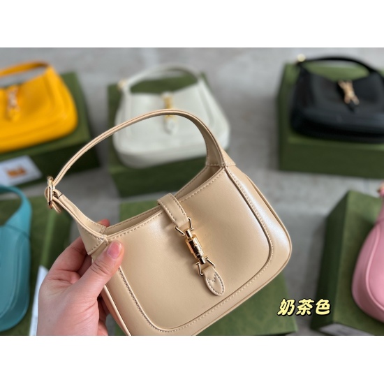 2023.10.03 205 Box size: 19 * 13cm Customized version GG 1961 Jack configuration Latest packaging Every accessory should be restored as much as possible ZP ⚠️ Gift of scarves