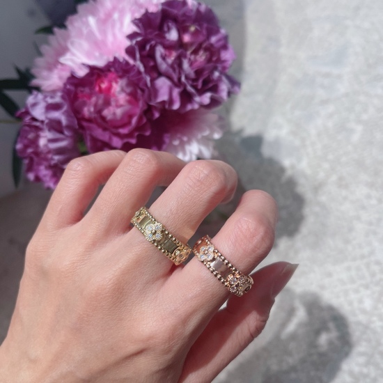 20240410 p85 [925045] High and realistic details present VCA [Love] Kaleidoscope ring, the workmanship is absolutely exquisite! The original logo made of high-end Asian gold material has perfect polishing details both inside and outside, and the bottom ne